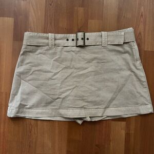 Women’s GAP khaki mini SKORT size petite Large